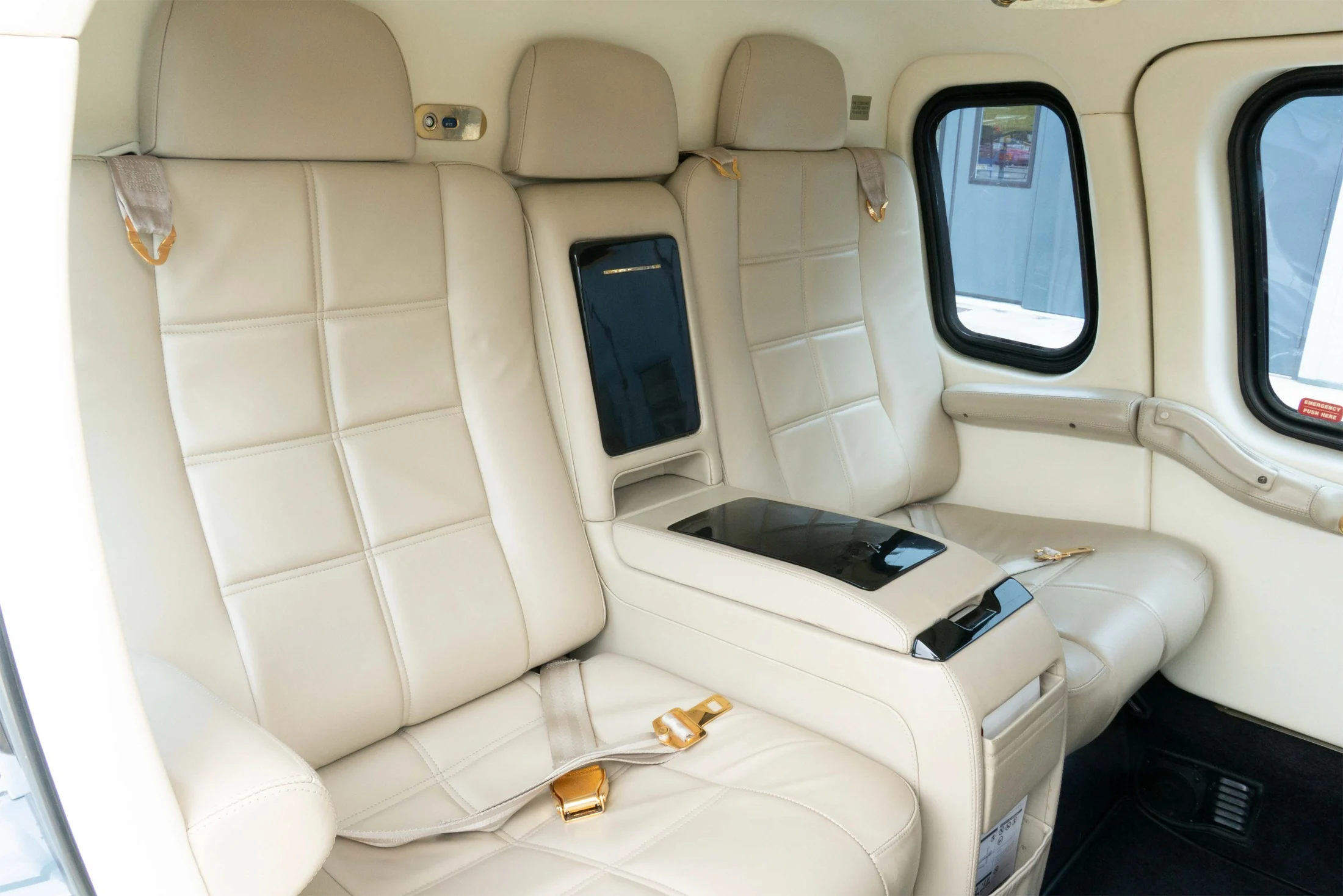 Agusta A109E Power — салон