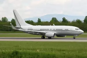 BBJ (737-700) — dış cephe
