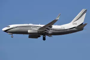 BBJ (737-700) — dış cephe