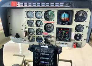 Bell 206B JetRanger III - ichki qismi