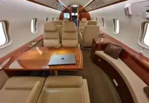 Challenger 300 — salon