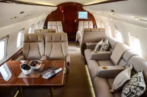 Challenger 604 — салон