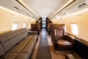 Challenger 604 — салон