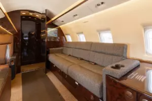 Challenger 604 — салон
