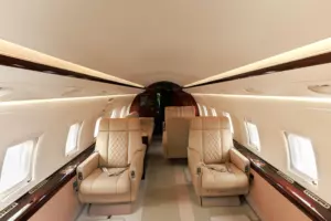 Challenger 604 — салон