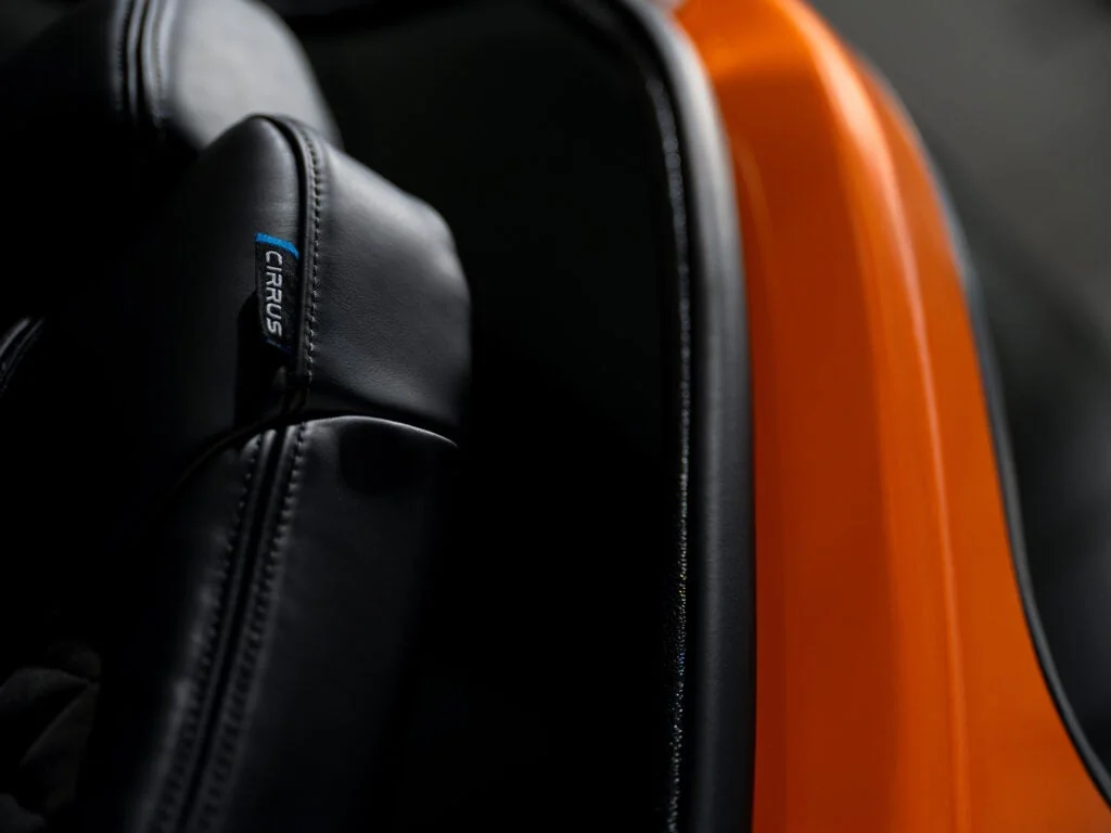 Cirrus SR22 — salon