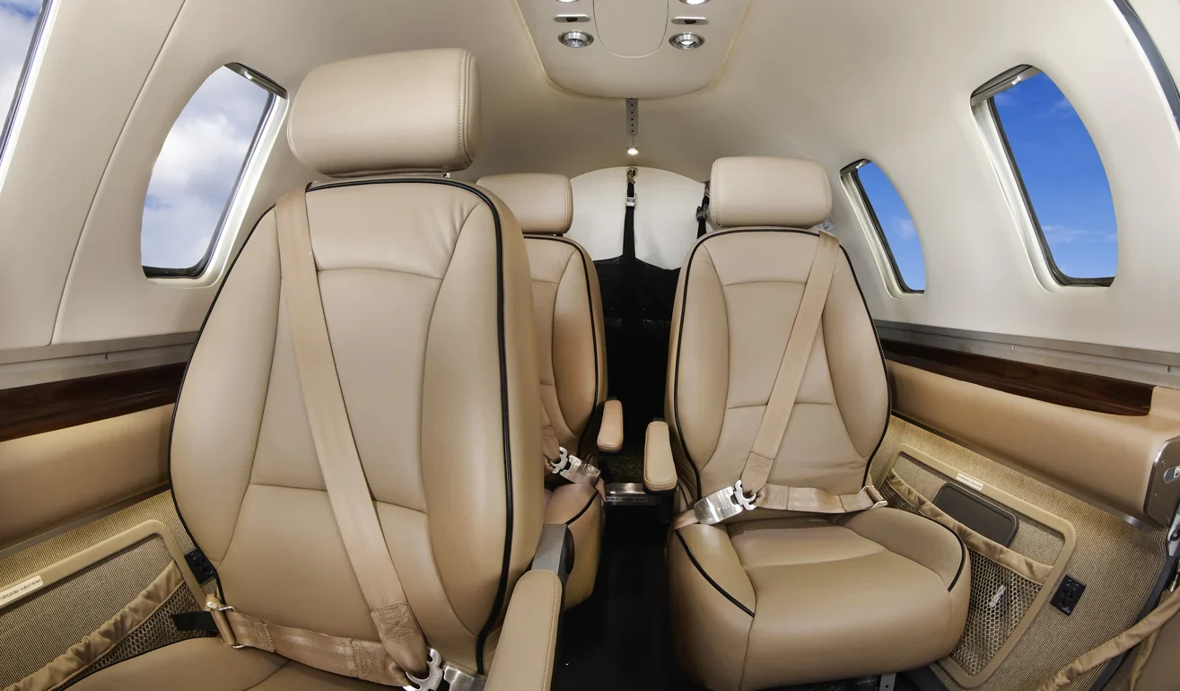 Eclipse 550 — salon
