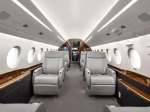 Falcon 2000S — salón