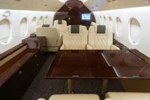 Falcon 900B — салон