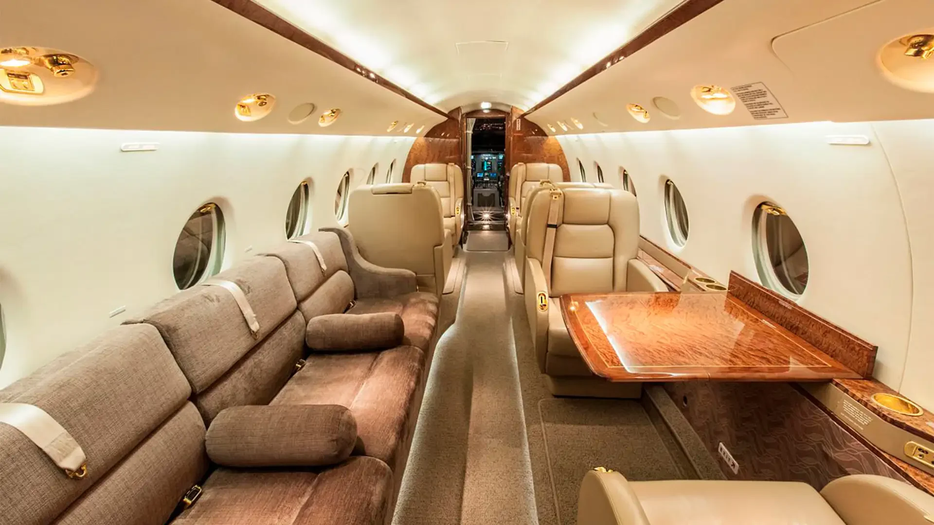 Gulfstream G200 — salon
