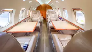 Hawker 1000 — salon