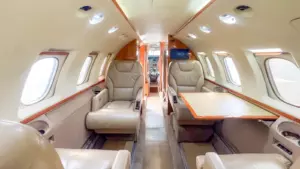 Hawker 800B — салон