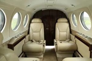 King Air 250 — salon