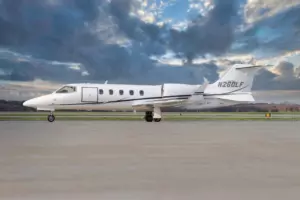 Learjet 31A — dış cephe