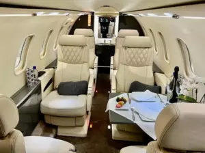 Learjet 40XR — салон
