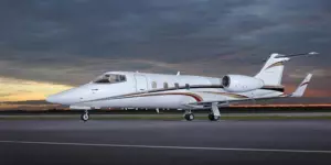 Learjet 55 — dış cephe