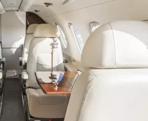 Phenom 300 — salon