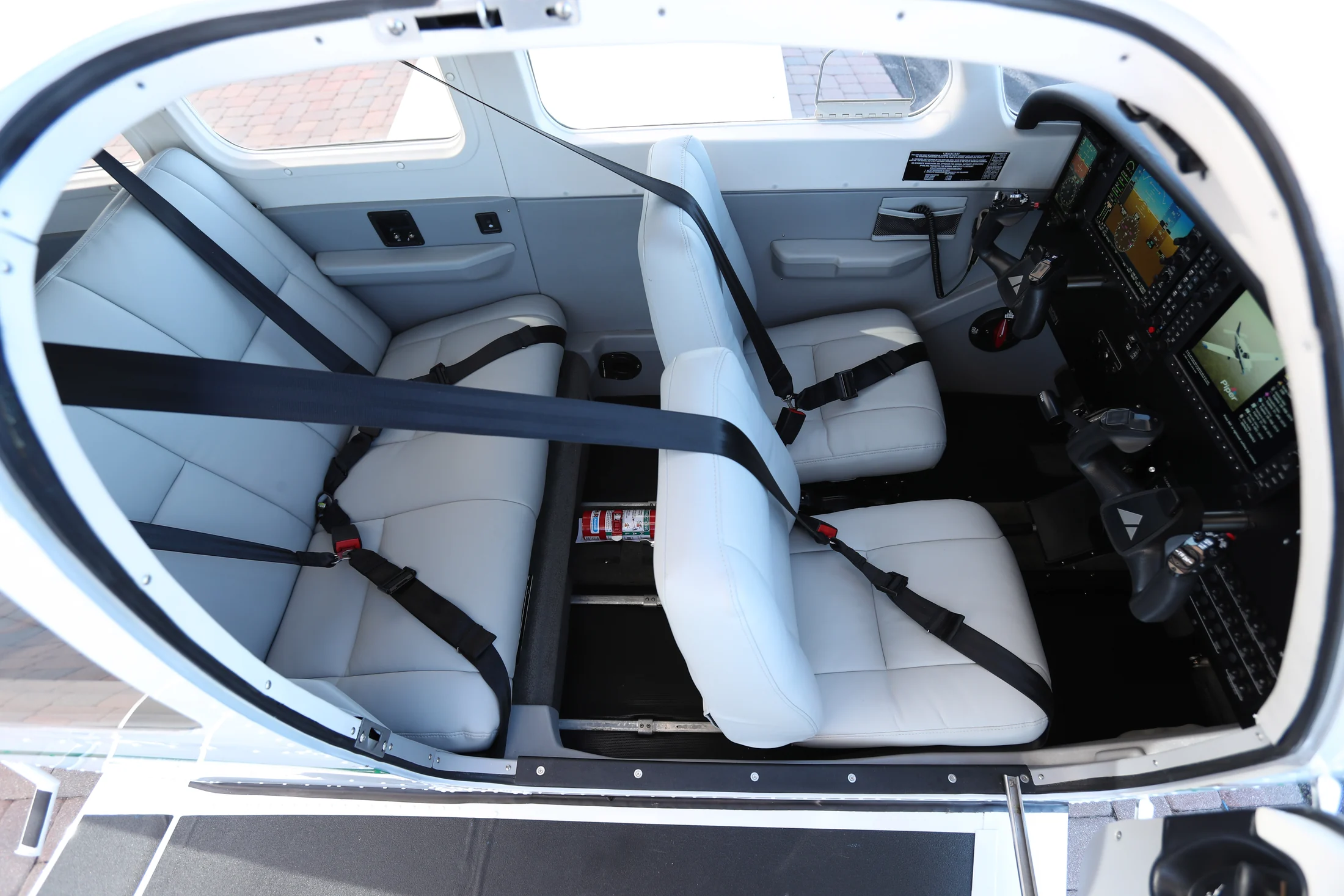 Piper Archer DX — салон