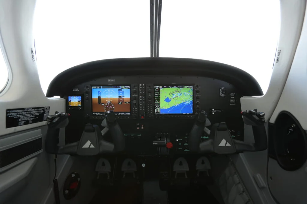 Piper Archer LX — салон