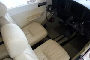 Piper Archer LX — салон