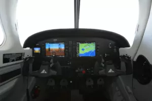 Piper Archer TX — салон