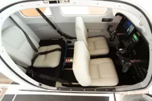 Piper Pilot 100i — салон