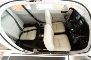 Piper Pilot 100i — салон