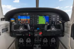 Piper Seminole — салон