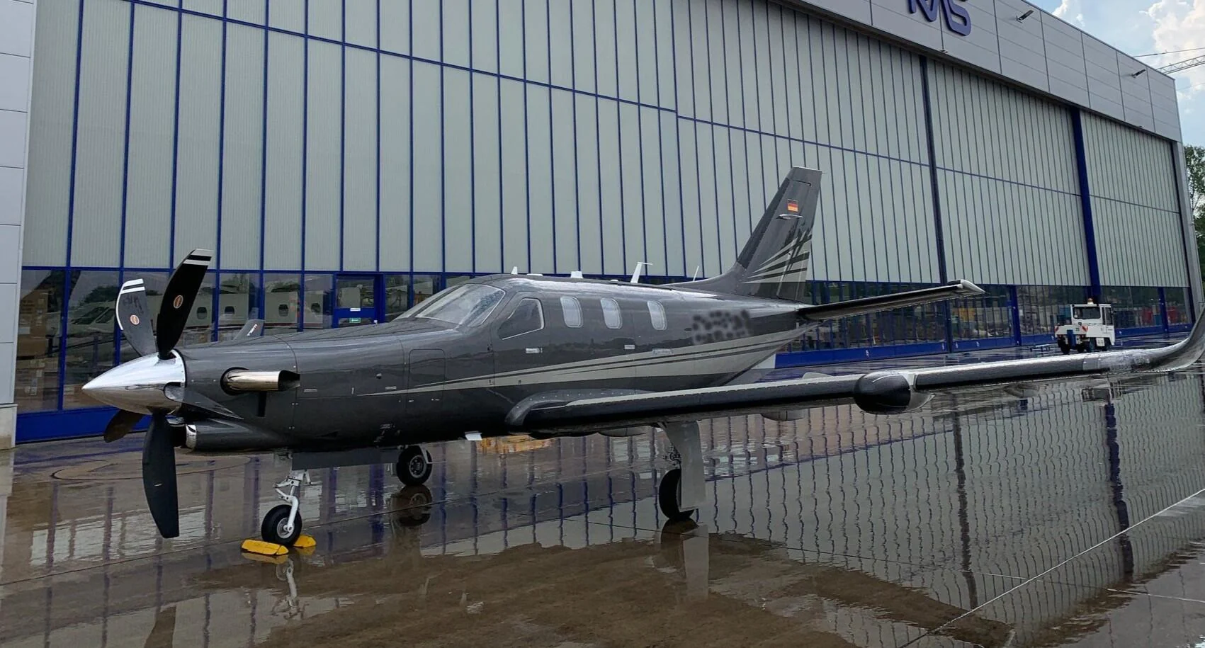 TBM 940 — dış cephe