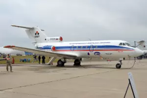 Yak-40 dış görünümü