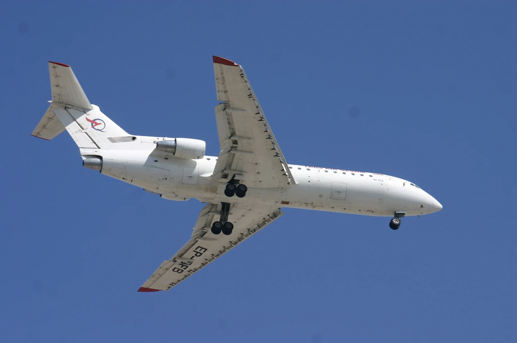 Exterior del Yak-42D